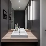 Numa Aparthotel 4*